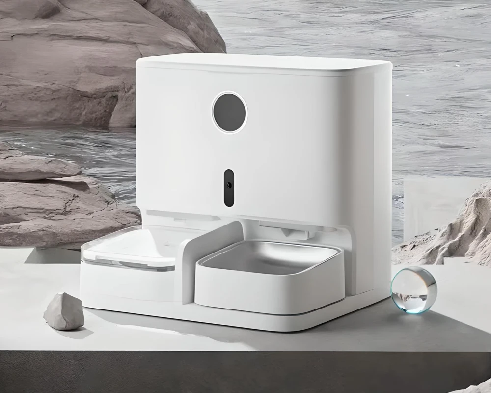 automatic pet feeder for two cats